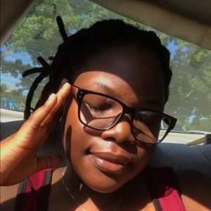 Meet your Posher, Malika